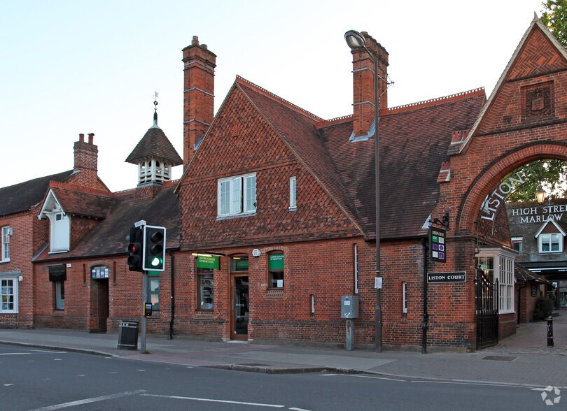 2-8 Liston Rd, Marlow à louer - Photo du bâtiment - Image 2 de 8