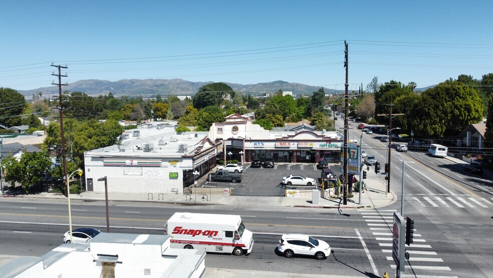 8707 Lindley Ave, Northridge, CA à louer - Photo du bâtiment - Image 2 de 7