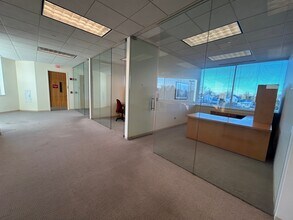 600 N Buffalo Grove Rd, Buffalo Grove, IL for lease Interior Photo- Image 1 of 13