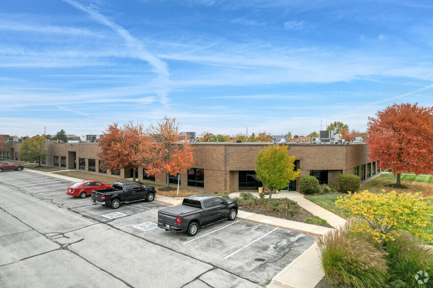 5601-5671 W 74th St, Indianapolis, IN à louer - Photo du bâtiment - Image 2 de 4