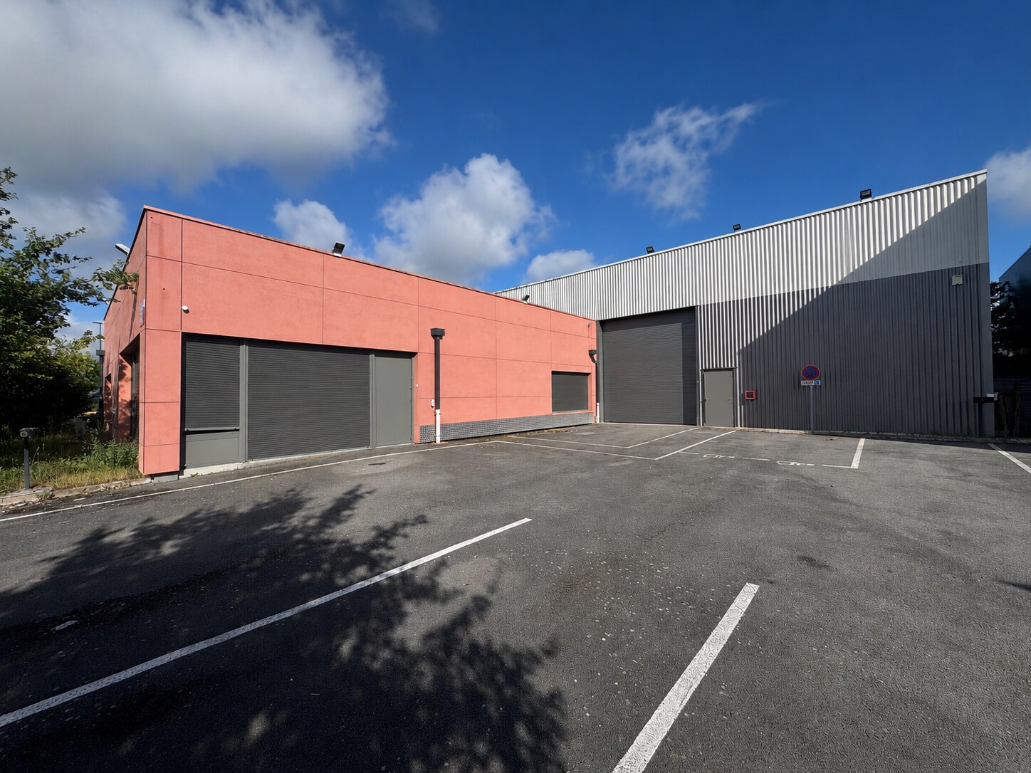 8 Rue Du Champ Jupin, Ormes for lease Building Photo- Image 1 of 6
