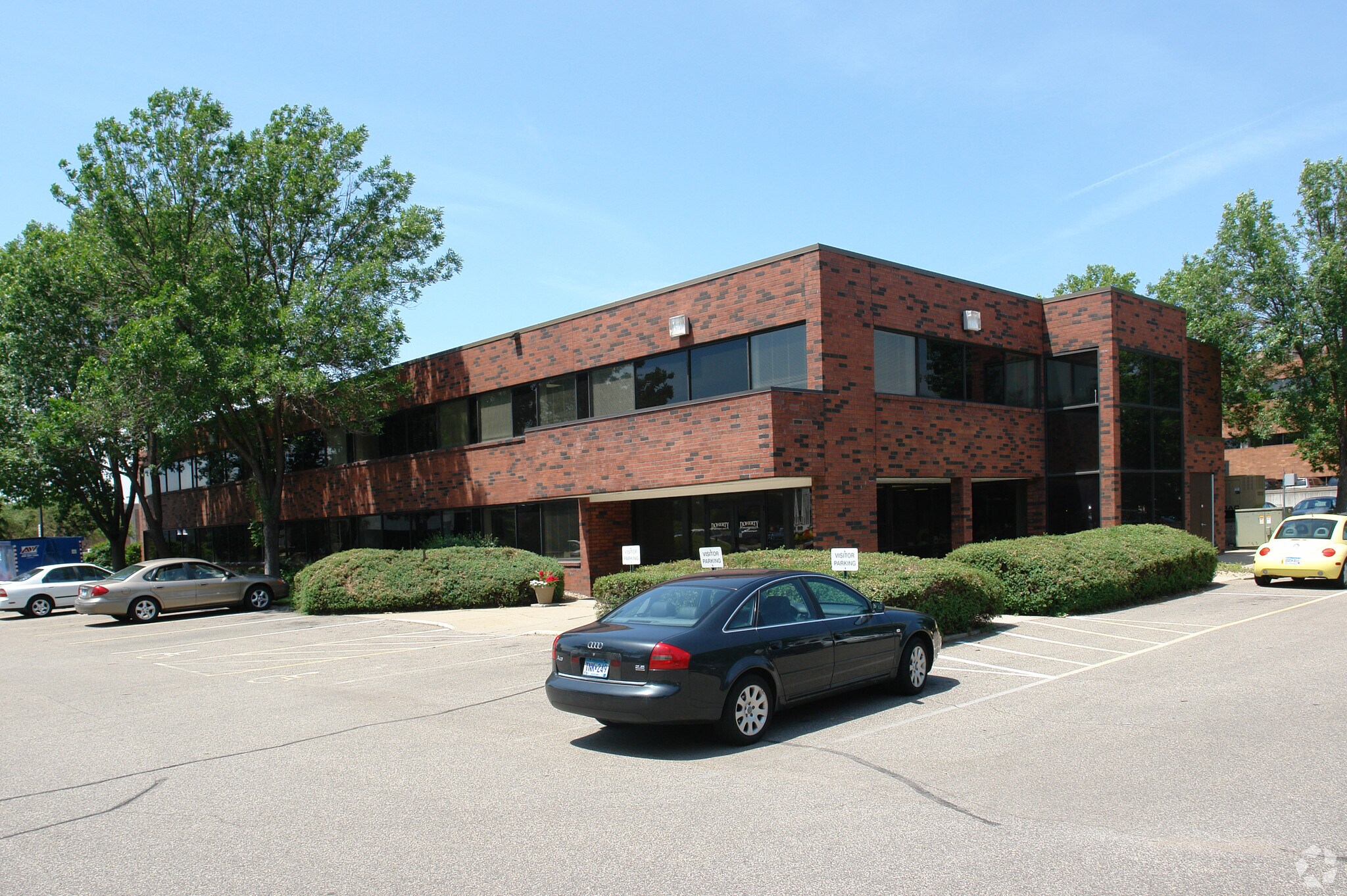 7645 Metro Blvd, Edina, MN à louer Photo du bâtiment- Image 1 de 8