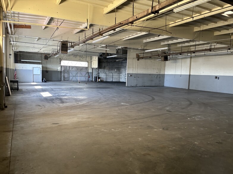 115-139 W Victoria St, Carson, CA for lease - Building Photo - Image 3 of 13