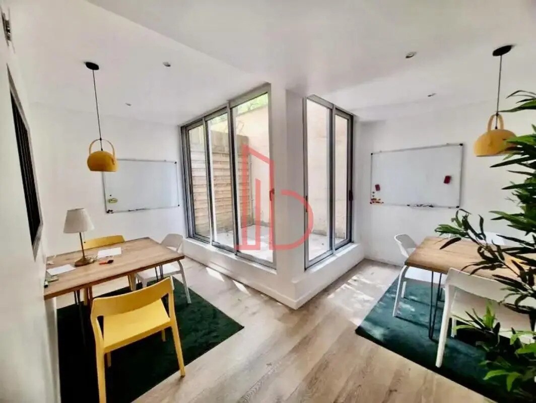 Office in Bordeaux for lease Building Photo- Image 1 of 7