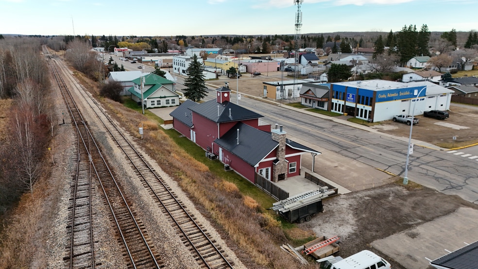 5020 Lac St Ann Trl, Onoway, AB à louer - Photo du bâtiment - Image 2 de 3