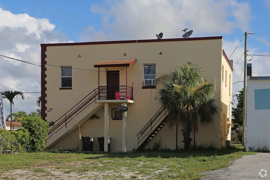 1318-1326 N Tamarind Ave, West Palm Beach, FL à louer - Photo du bâtiment - Image 2 de 24