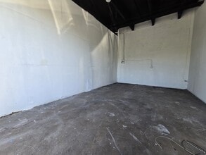 201 NW 1st Ave, Hallandale, FL for lease Interior Photo- Image 2 of 4