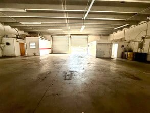 1360-1396 SE Huffman Rd, Port Saint Lucie, FL for lease Interior Photo- Image 2 of 3