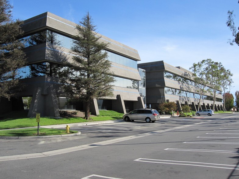 3625 Del Amo Blvd, Torrance, CA à louer - Photo du bâtiment - Image 2 de 10