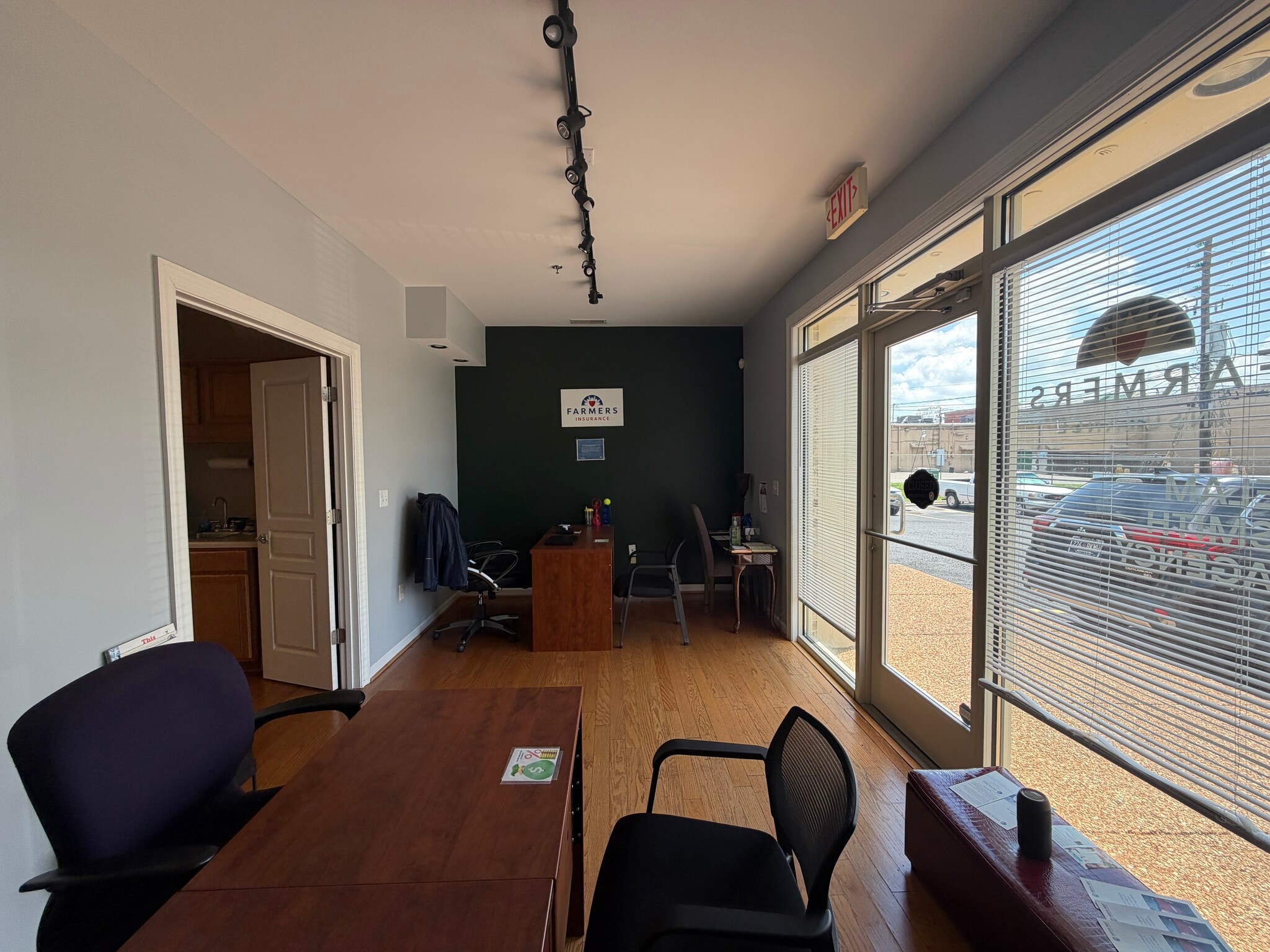 5722 Hickory Plaza Dr, Nashville, TN for lease Interior Photo- Image 1 of 5