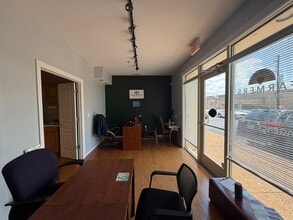 5722 Hickory Plaza Dr, Nashville, TN for lease Interior Photo- Image 1 of 5