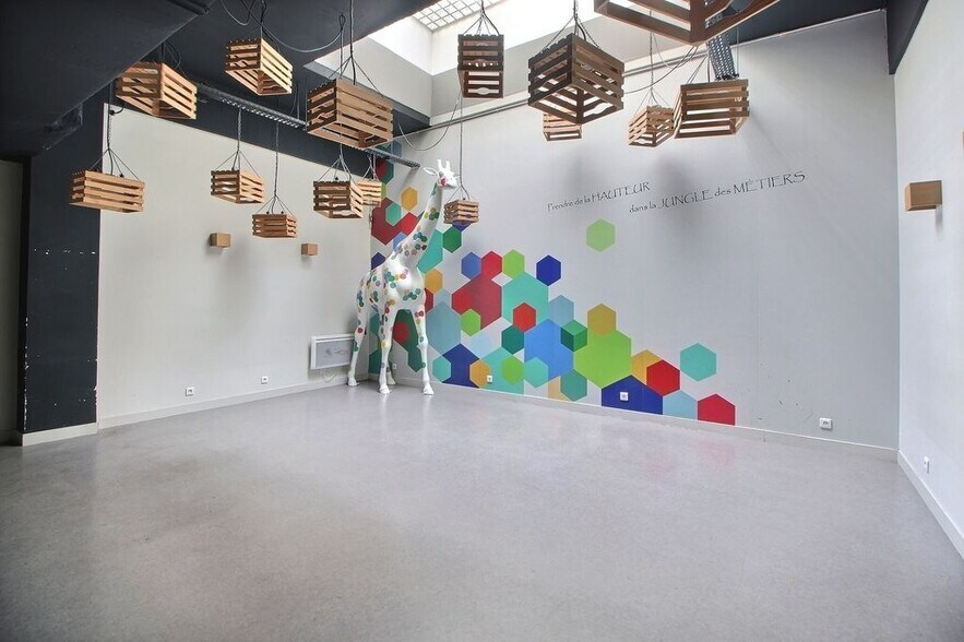 37-39 Rue Saint-Sébastien, Paris for lease - Building Photo - Image 2 of 9
