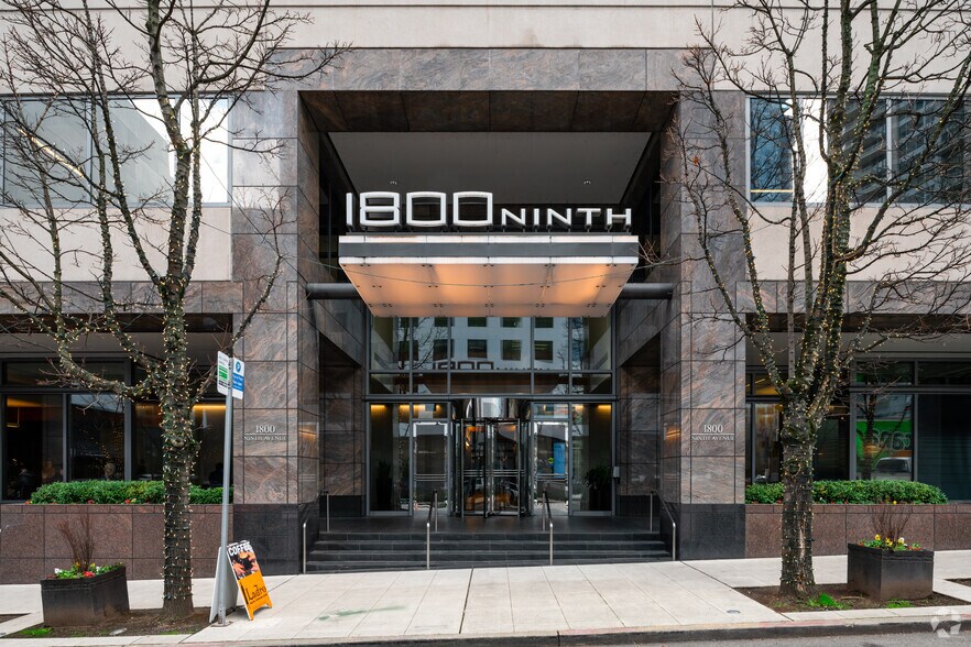 1800 9th Ave, Seattle, WA à louer - Photo du bâtiment - Image 3 de 18