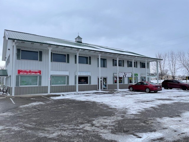 N5696 850th St, Elk Mound, WI à vendre - Photo du bâtiment - Image 2 de 30