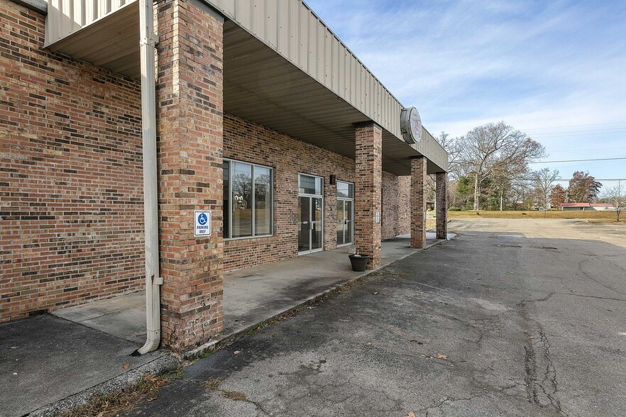 2808 E Lamar Alexander Pky, Maryville, TN for lease - Building Photo - Image 3 of 16