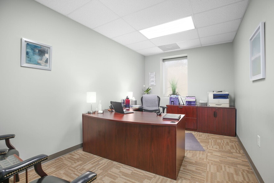 107 Olde Greenwich Dr, Fredericksburg, VA for sale - Building Photo - Image 2 of 10