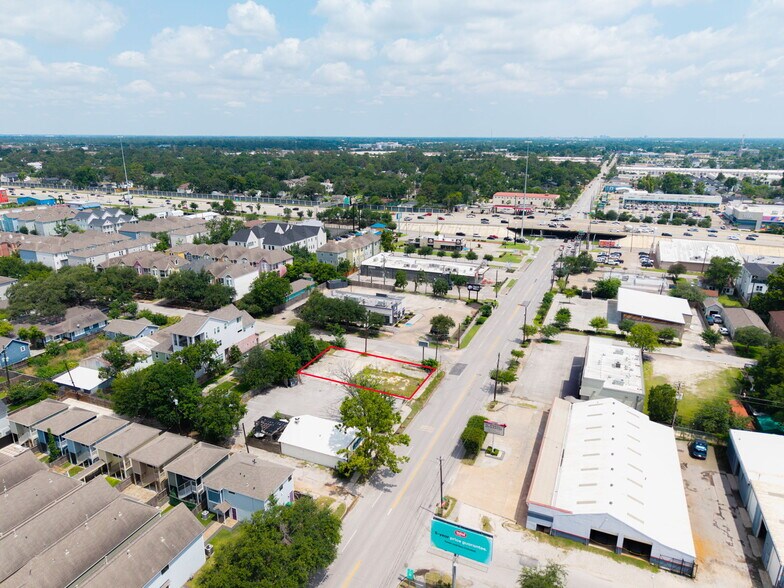 202 W 27th Street, Houston, TX à vendre - Photo du bâtiment - Image 2 de 8