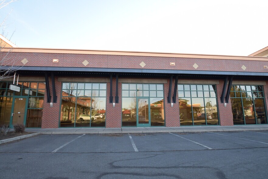 62080 Dean Swift Rd, Bend, OR à louer - Photo du bâtiment - Image 3 de 17
