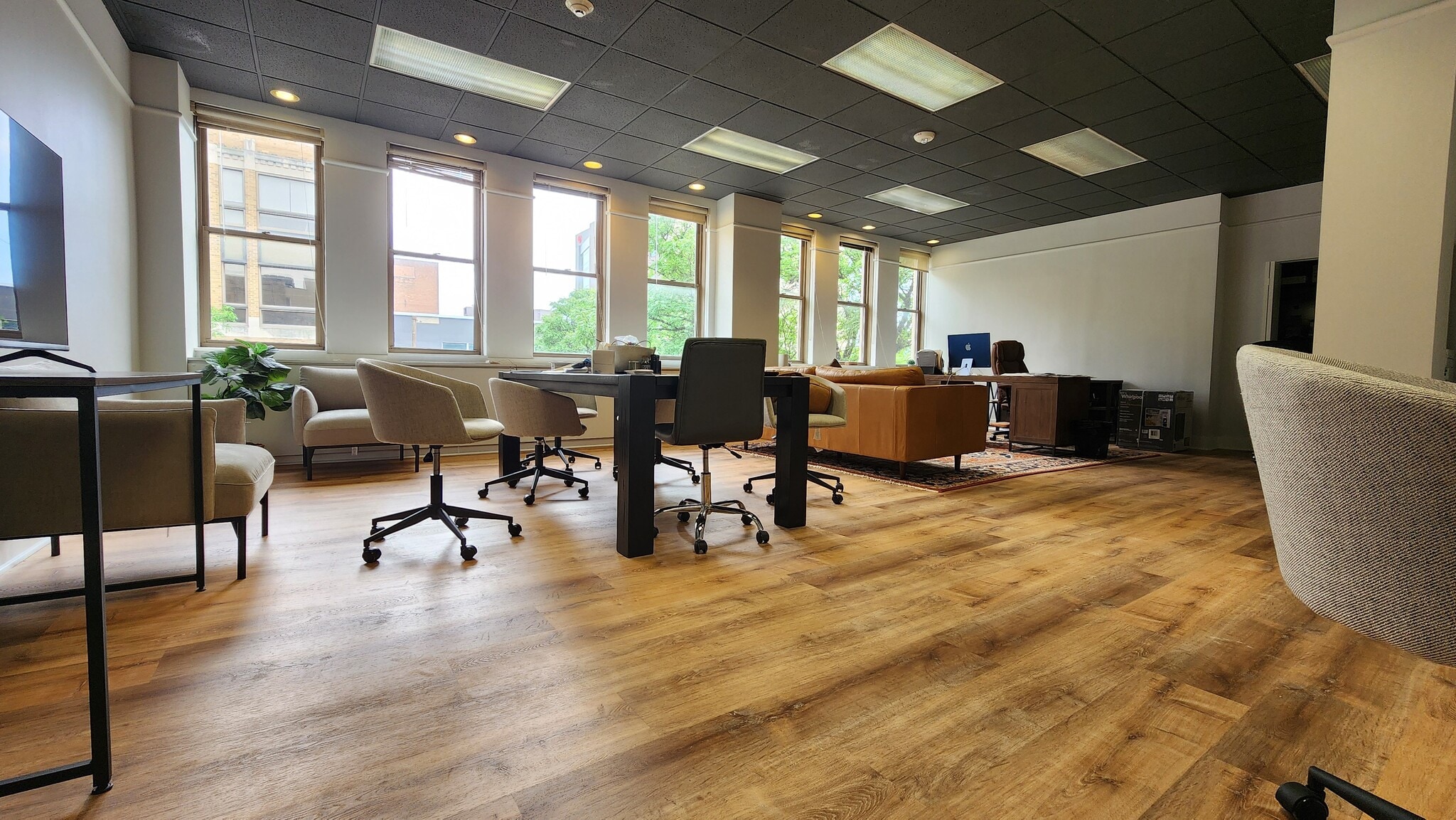 306 S Washington Ave, Royal Oak, MI for lease Interior Photo- Image 1 of 2