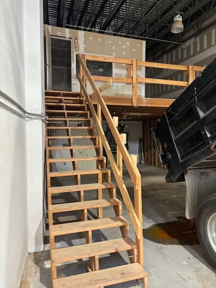 42 INDUSTRIAL, Staten Island, NY for lease - Building Photo - Image 2 of 5