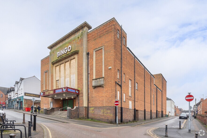 College St, Rushden à louer - Photo du bâtiment - Image 2 de 15