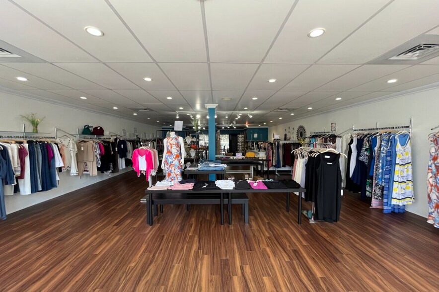 29 Main St, Port Washington, NY à louer - Photo intérieure - Image 3 de 4