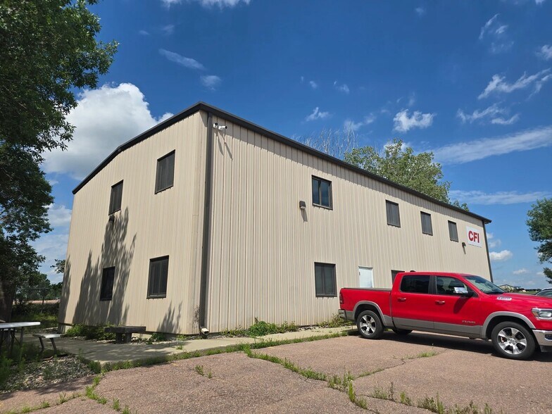 3819 N Jessica Ave, Sioux Falls, SD for sale - Building Photo - Image 2 of 15
