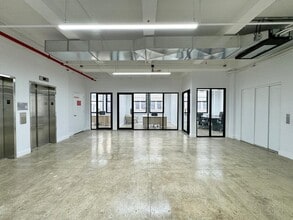 16-18 W 39th St, New York, NY for lease Interior Photo- Image 2 of 5