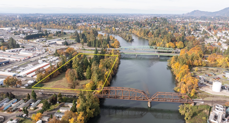 4399 Franklin Blvd, Eugene, OR à vendre - Photo du bâtiment - Image 2 de 5