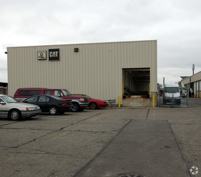 4525 Clay Ave SW, Grand Rapids, MI for lease - Building Photo - Image 3 of 4