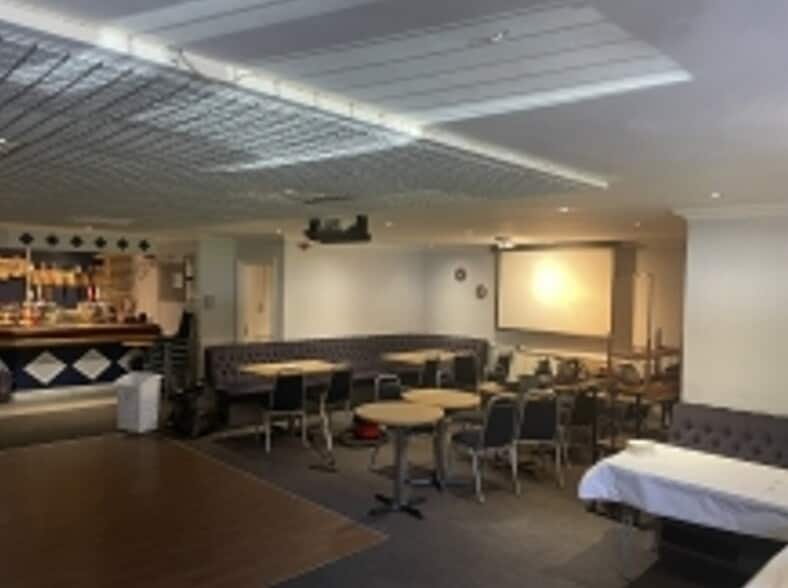 24-74 Waunddu, Pontypool for sale - Interior Photo - Image 3 of 4