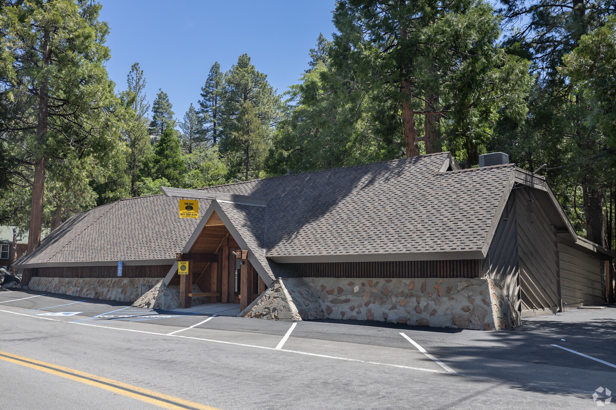 54905 N Circle Dr, Idyllwild-Pine Cove, CA à louer Photo principale- Image 1 de 142