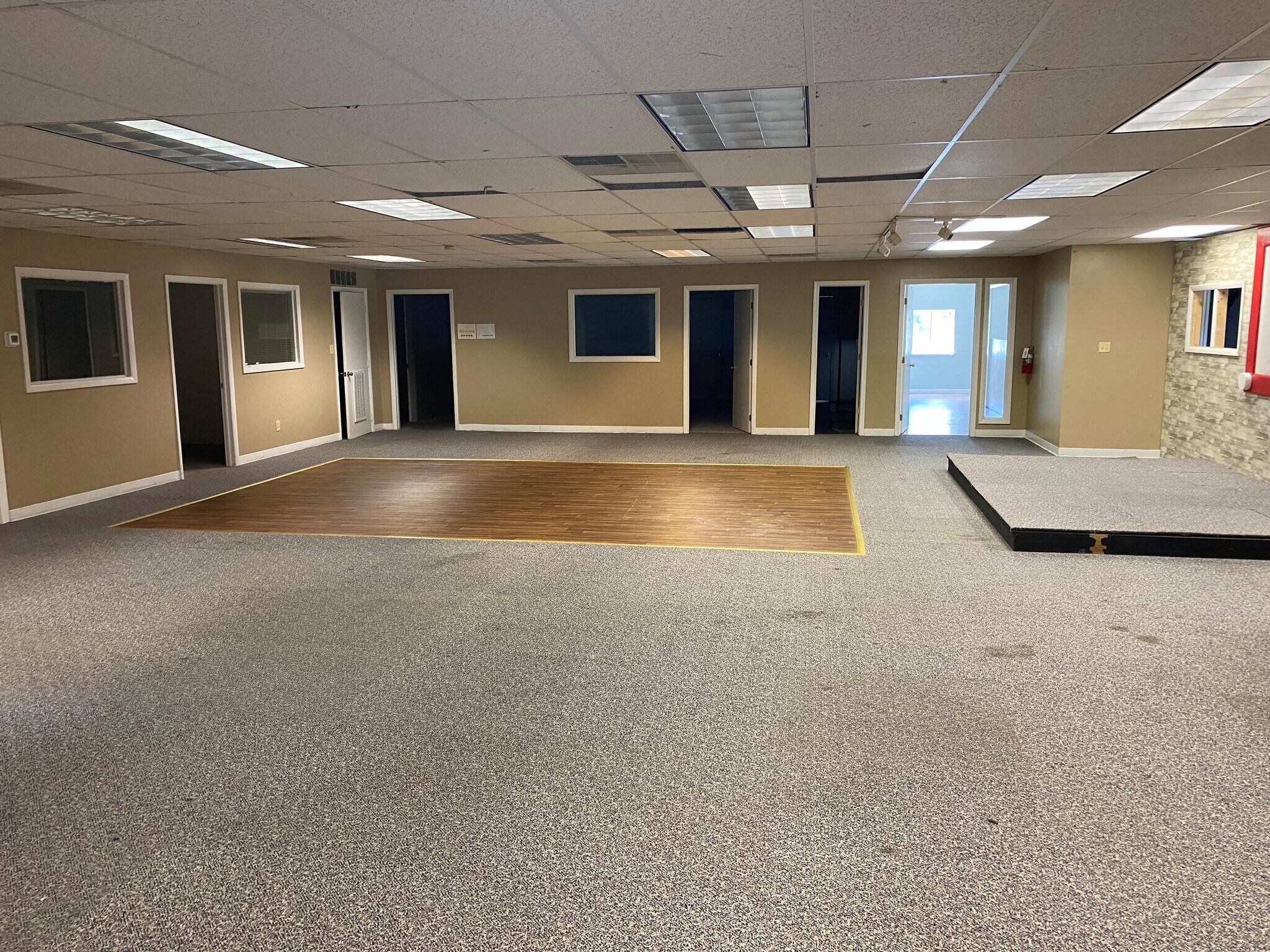 677 Dawson Dr, Newark, DE for lease Primary Photo- Image 1 of 6