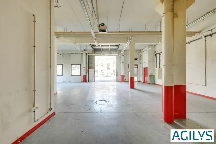 Flex in for lease - Interior Photo - Image 2 of 5