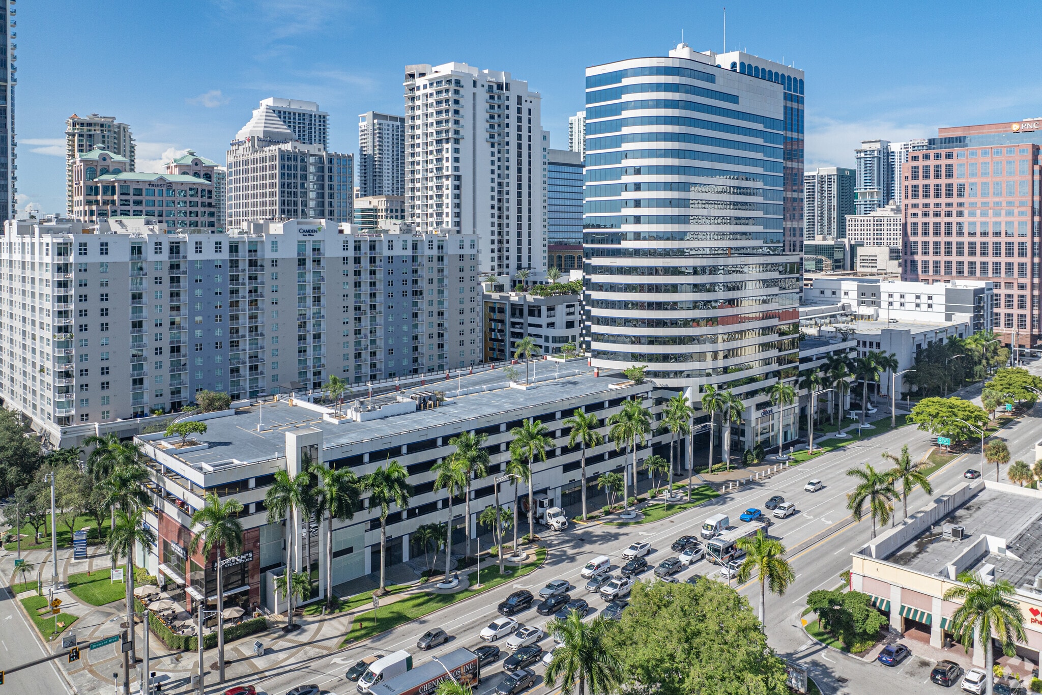 500 E Broward Blvd, Fort Lauderdale, FL for lease Primary Photo- Image 1 of 66