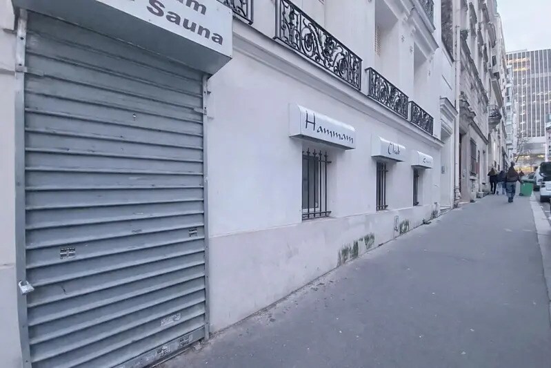 Immeuble residentiel dans Paris à vendre - Photo du bâtiment - Image 1 de 2