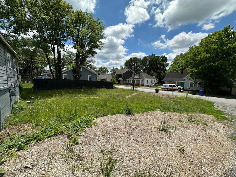 1187 Pendleton St, Greenville, SC à vendre - Photo du bâtiment - Image 3 de 3