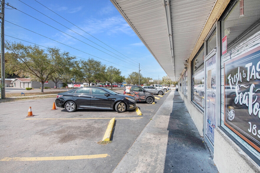 1952 49th St S, Saint Petersburg, FL for sale - Building Photo - Image 2 of 25