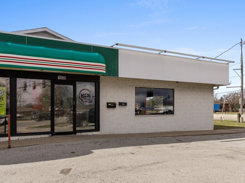 1930 E Mason St, Green Bay, WI à louer - Photo du bâtiment - Image 3 de 21