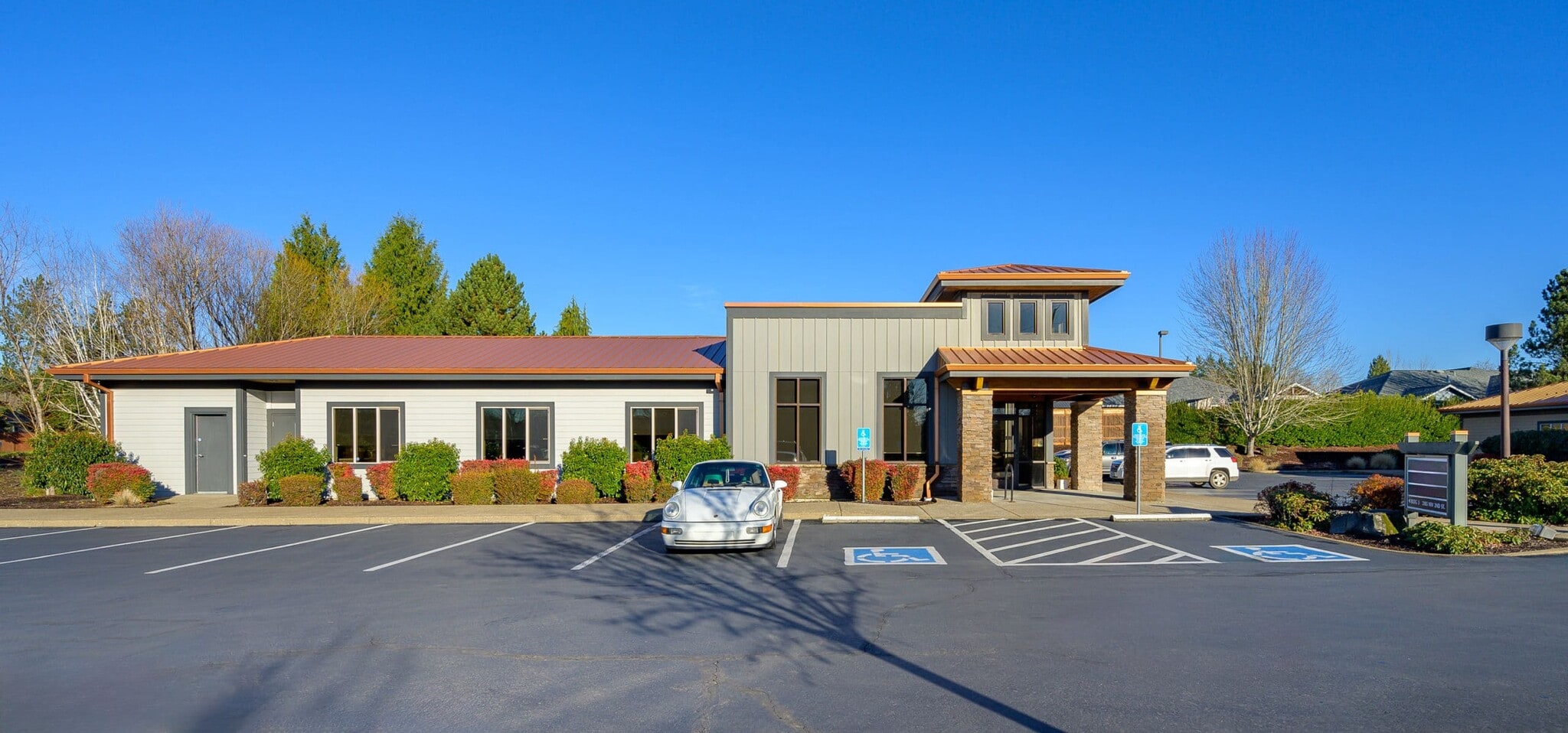 2185 NW 2nd St, Mcminnville, OR for lease Building Photo- Image 1 of 14