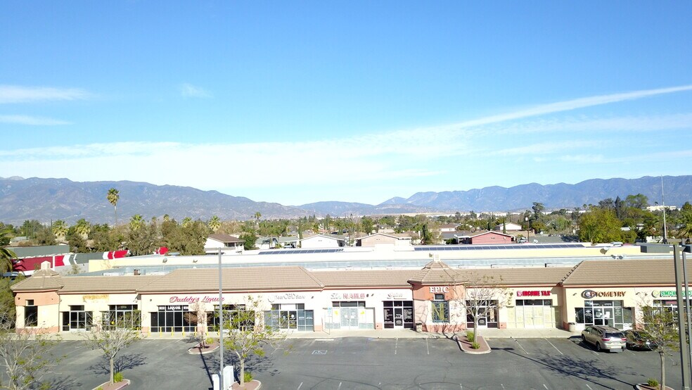 17250-17284 Foothill Blvd, Fontana, CA à louer - Photo du bâtiment - Image 3 de 13