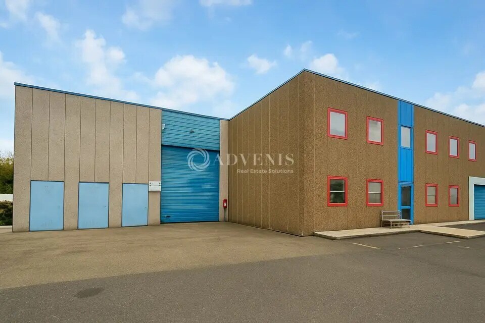 Flex in Argenteuil for lease Building Photo- Image 1 of 11