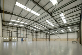 Brudenell Dr, Milton Keynes for lease Interior Photo- Image 1 of 5