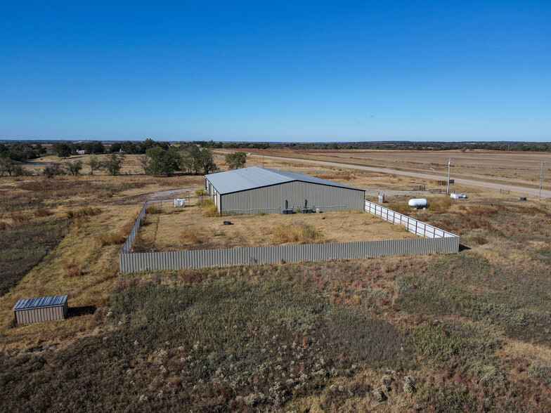 10317 W Highway 33, Coyle, OK for lease - Building Photo - Image 3 of 22