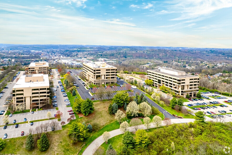 750 Holiday Dr, Pittsburgh, PA for lease - Building Photo - Image 3 of 14