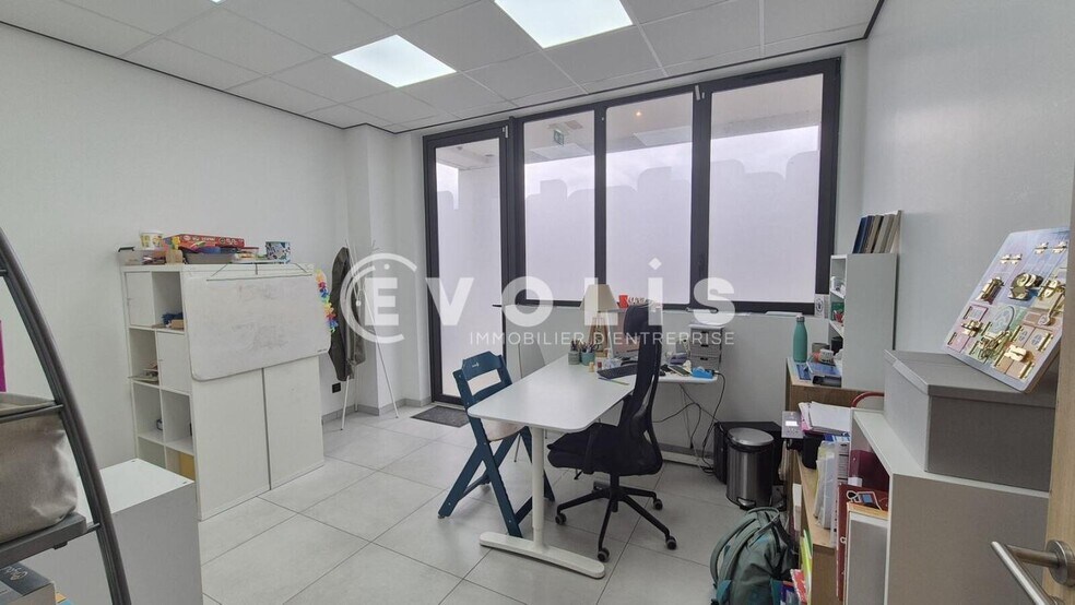 Bureau dans Serris à louer - Photo intérieure - Image 2 de 4