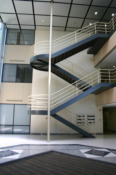 2601 Fortune Cir E, Indianapolis, IN à vendre - Photo intérieure - Image 2 de 10