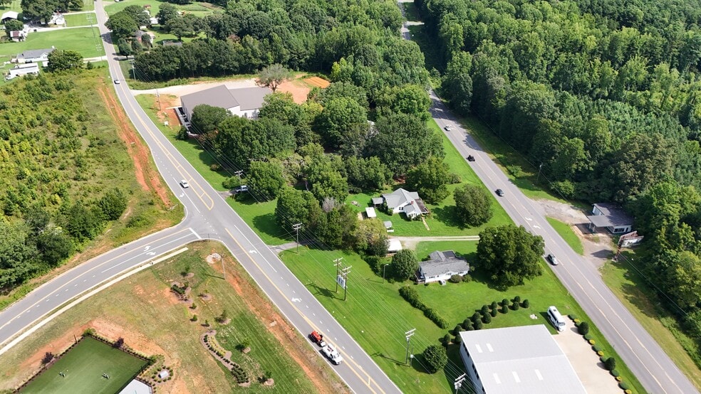 973 N Nc-16 Hwy, Denver, NC for sale - Building Photo - Image 2 of 3