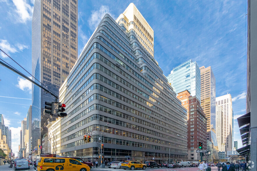 488 Madison Ave, New York, NY for lease - Building Photo - Image 1 of 1