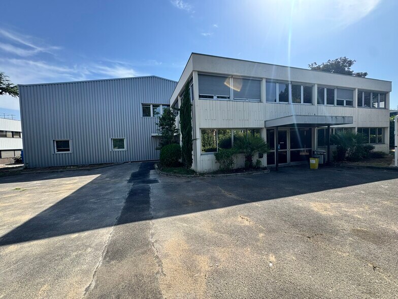 Flex dans SAINT-OUEN-L'AUMONE à louer - Photo du bâtiment - Image 1 de 19